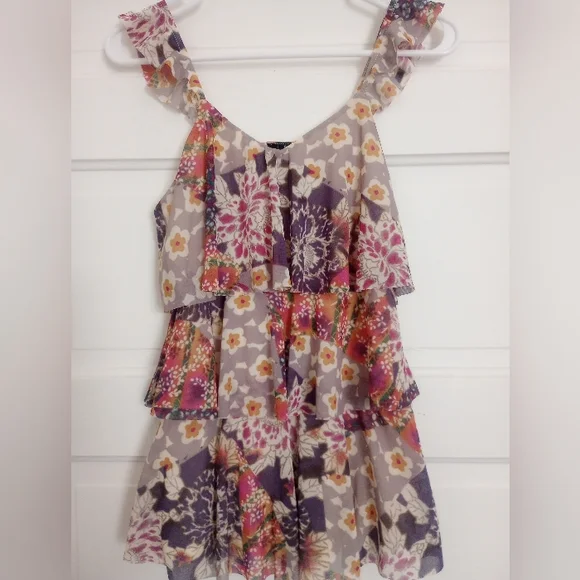 Relativity Boho Ruffled Top - Picture 1 of 4